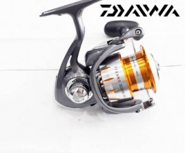 Máy Câu Cá Daiwa Freams 3520PE SH