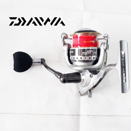 送料無料】新品未使用！DAIWA ダイワ SEAGATE LIGHT 4000H-PE